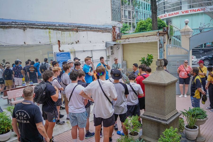 students guided to observe and interpret environment in Vietnam